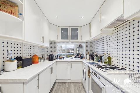 2 bedroom apartment for sale, Oyster Quay, Port Solent PO6