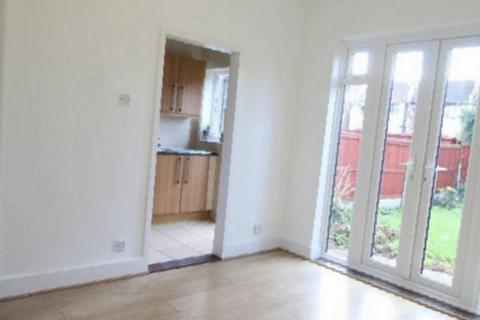 3 bedroom terraced house to rent, Torridge Road, Croydon, CR7
