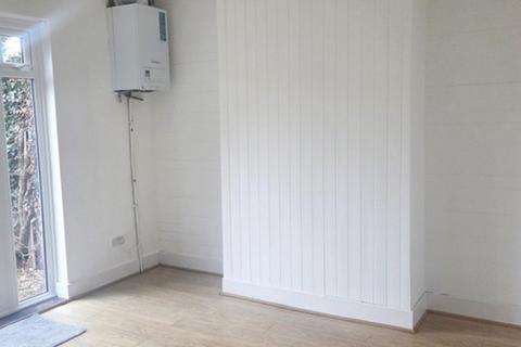 3 bedroom terraced house to rent, Torridge Road, Croydon, CR7