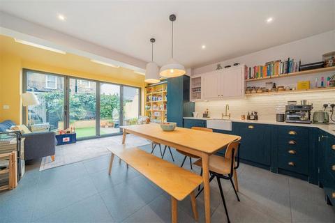 3 bedroom house for sale, Clifton Road, Teddington TW11