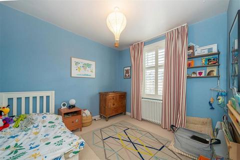 3 bedroom house for sale, Clifton Road, Teddington TW11