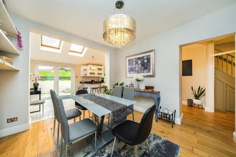 4 bedroom house to rent, Buckhold Road, London SW18