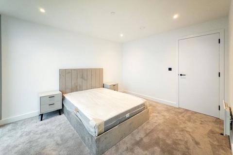 3 bedroom apartment to rent, Puffin House, London, NW6