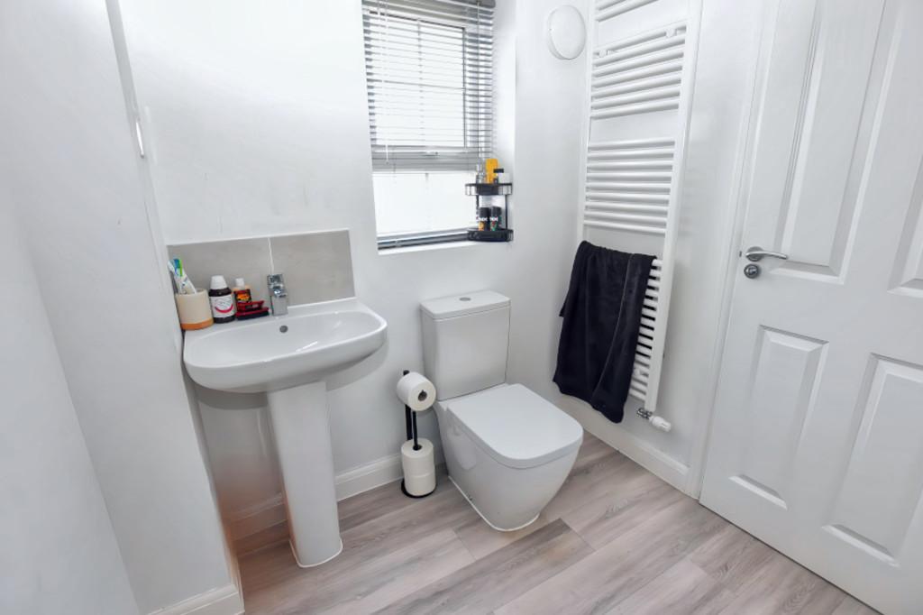 En Suite Shower Room 2