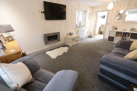 3 bedroom end of terrace house to rent, Parish Mews, Hampton in Arden B92