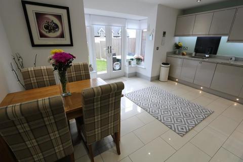 3 bedroom end of terrace house to rent, Parish Mews, Hampton in Arden B92