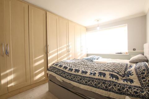 3 bedroom semi-detached house for sale, Colnbrook, Slough