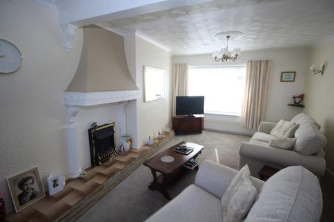3 bedroom semi-detached house for sale, Coupe Grove, Normanton