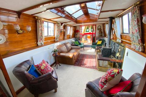2 bedroom property for sale, Ferry Road