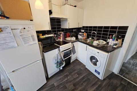 2 bedroom apartment to rent, Market Street, Heywood, OL10 4LY