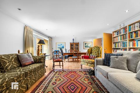 2 bedroom apartment for sale, Lynton Court, Century Wharf, Cardiff Bay, Cardiff