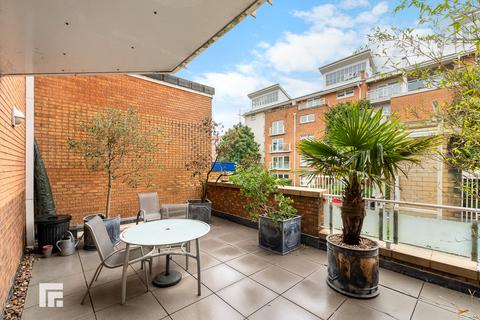 2 bedroom apartment for sale, Lynton Court, Century Wharf, Cardiff Bay, Cardiff