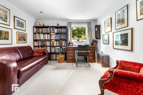 2 bedroom apartment for sale, Lynton Court, Century Wharf, Cardiff Bay, Cardiff
