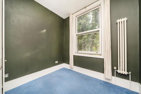 undefined, Chiswick High Road, London W4