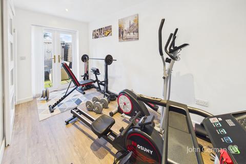 undefined, Heath Road, Uttoxeter
