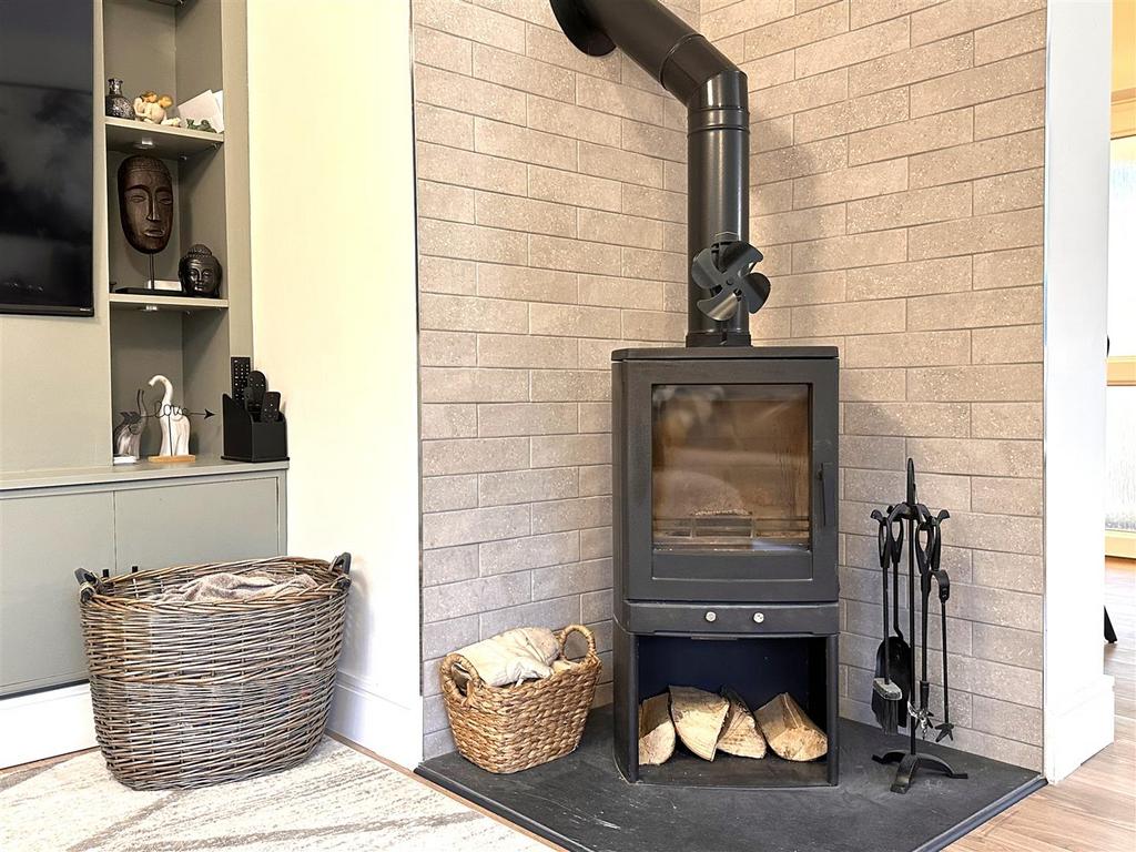 Log Burner 132