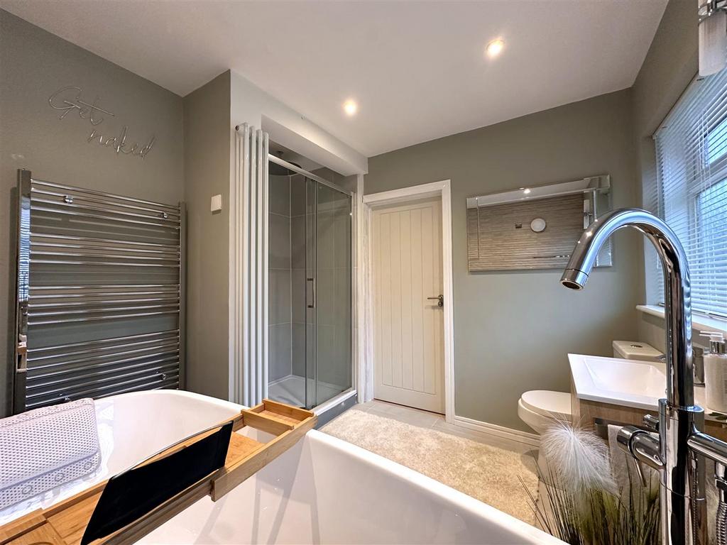 Stylish Bathroom 076