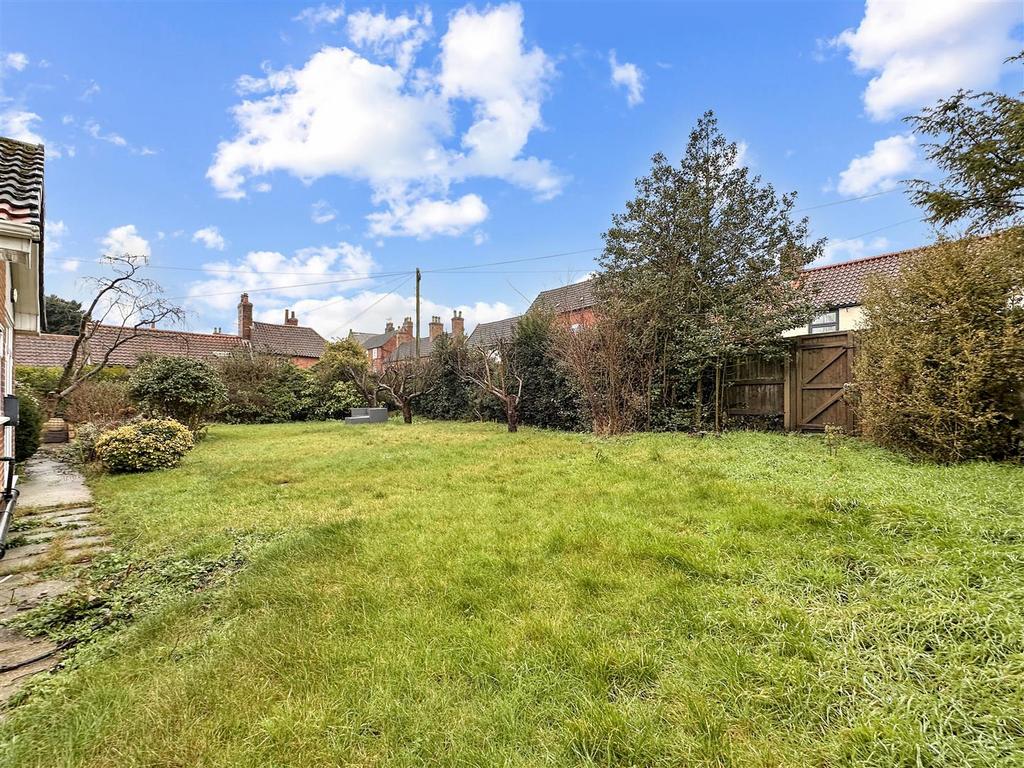 Rear Garden 220