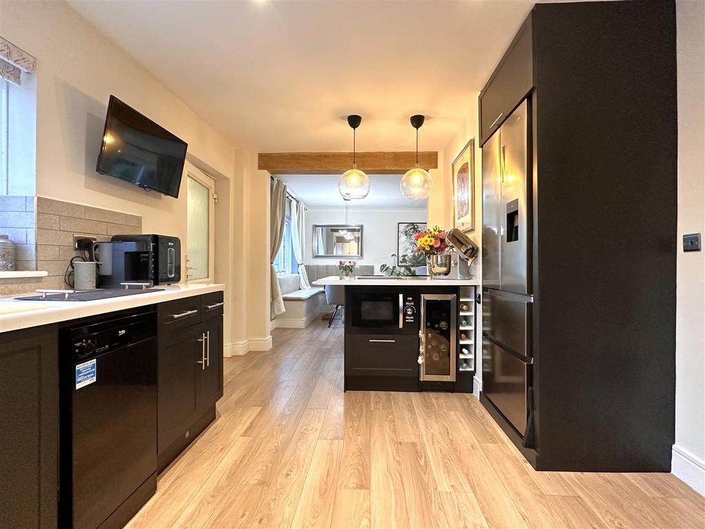 Open-Plan Dining Kitchen 102