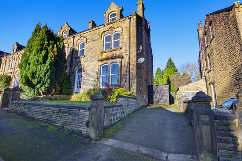 5 bedroom end of terrace house for sale, CLEVELAND ROAD, HUDDERSFIELD, HD1