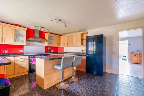 3 bedroom terraced house for sale, Briscoe Road, Basildon SS13