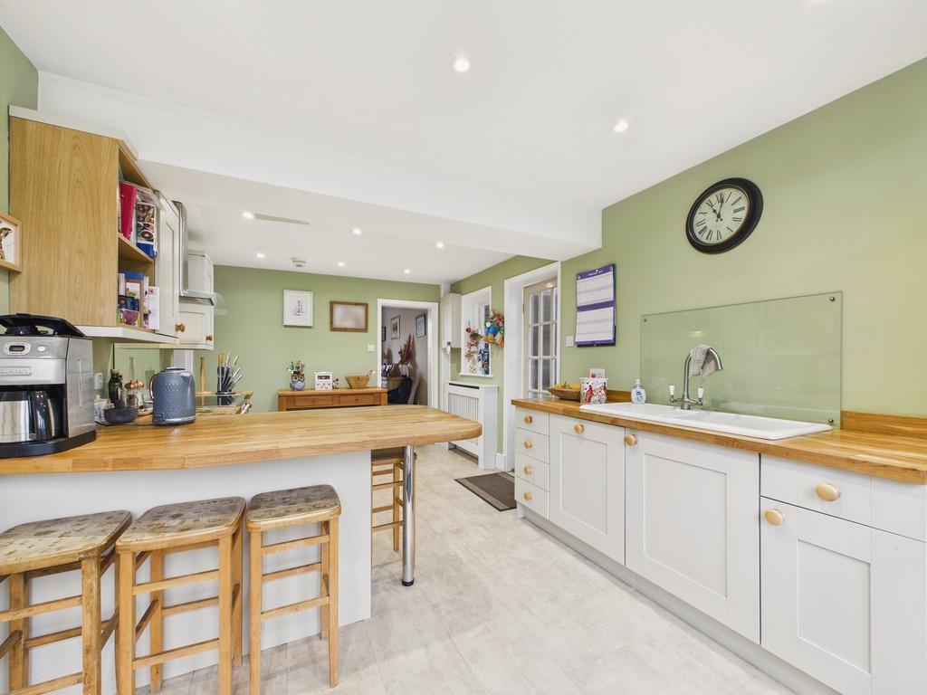 Cam04092 g0 pr0113 still016