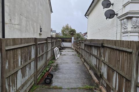 Industrial unit for sale, 17 Avon St Tunbridge Wells TN1 2JG