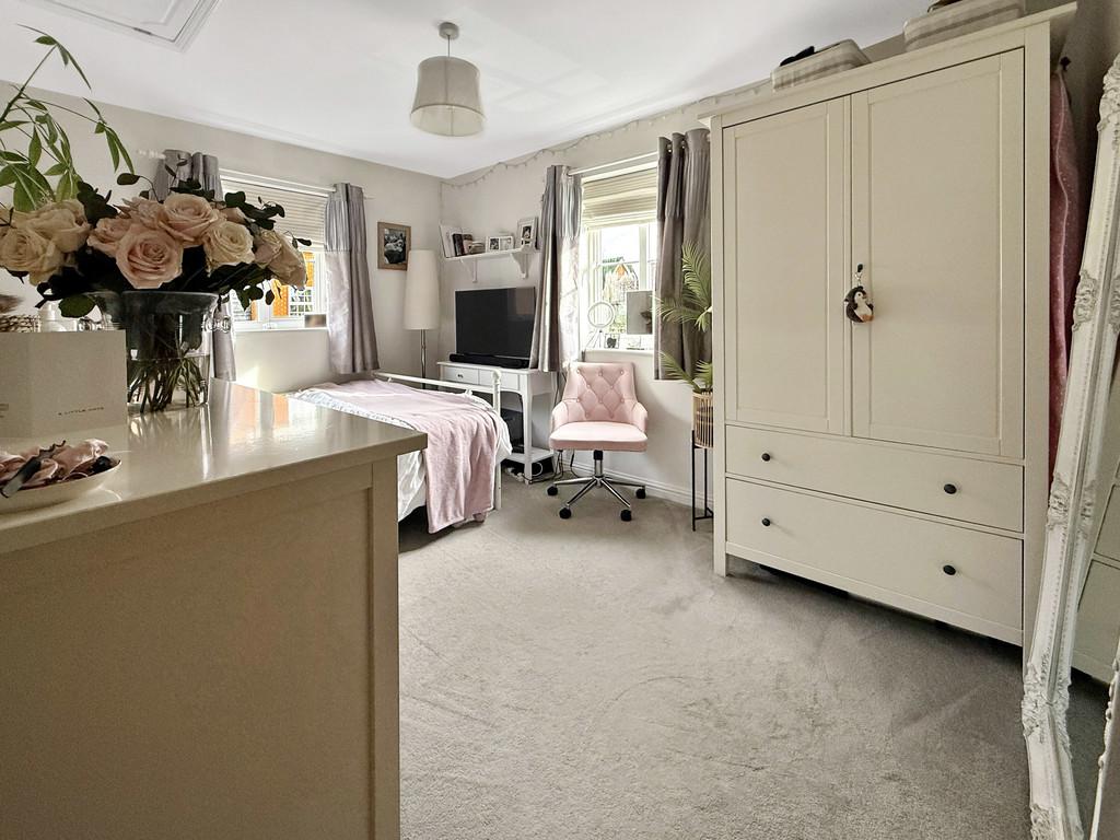 7 Shepherd bedroom (3)