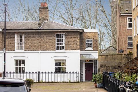 3 bedroom end of terrace house for sale, Addington Square, Camberwell, SE5