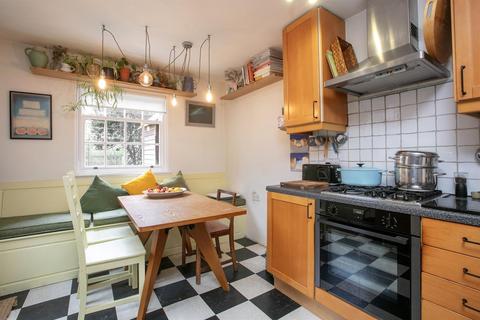 3 bedroom end of terrace house for sale, Addington Square, Camberwell, SE5