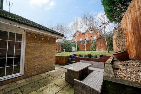 undefined, Woodman Close, Leighton Buzzard