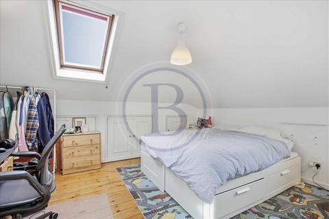 4 bedroom flat for sale, Lady Somerset Road, London