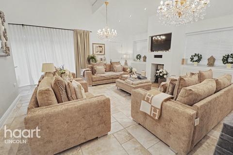 4 bedroom detached bungalow for sale, Lincoln Road, Dunholme