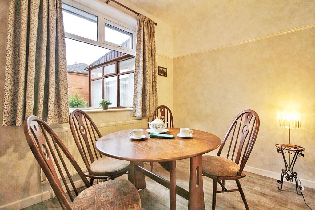 Dining Room/Bedroom