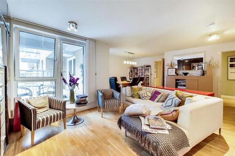 2 bedroom flat to rent, Oyster Wharf, London SW11