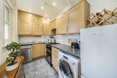 3 bedroom flat to rent, Effra Mansions, London SW2