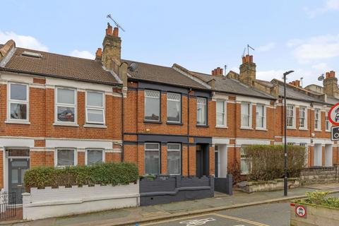 3 bedroom flat to rent, Kingswood Road, London, SW2 4JN