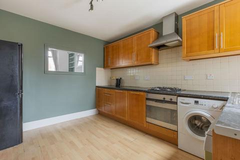 3 bedroom flat to rent, Kingswood Road, London, SW2 4JN