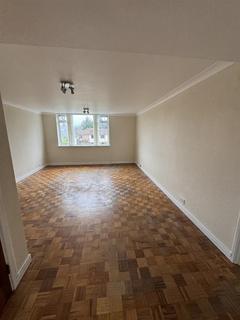 2 bedroom flat for sale, Boreham Holt, Elstree, Hertfordshire