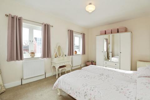 2 bedroom detached house for sale, Crewe Road, Stoke-on-Trent, ST7
