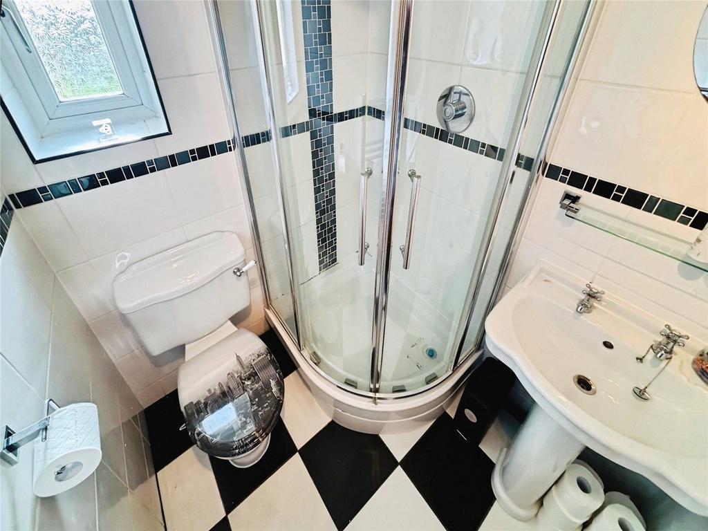 Shower/Cloakroom/Wc