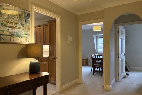 3 bedroom flat to rent, East London Street, Edinburgh EH7