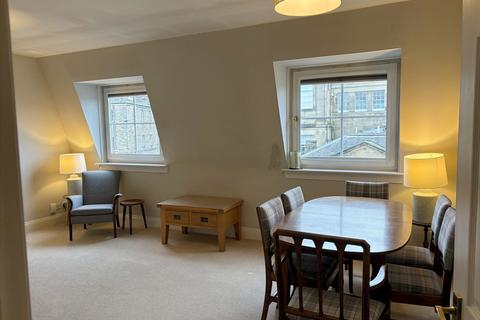 3 bedroom flat to rent, East London Street, Edinburgh EH7
