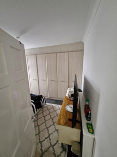 1 bedroom in a house share to rent, Meadway, Ilford IG3