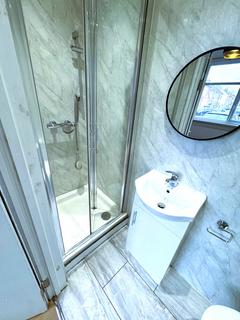 Studio to rent, Ilford Lane, Ilford IG1