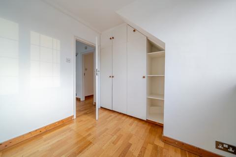 2 bedroom flat to rent, Finchley Road London NW11