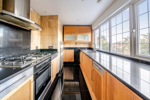 2 bedroom flat to rent, Finchley Road London NW11
