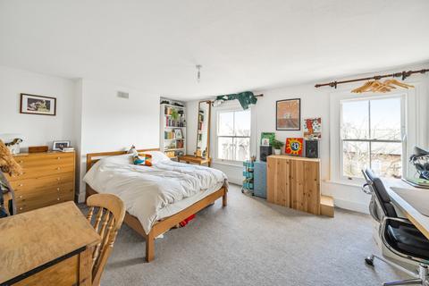 2 bedroom flat to rent, Dalyell Road, London, SW9