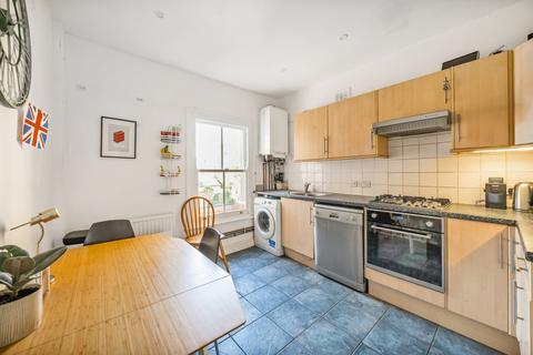 2 bedroom flat to rent, Dalyell Road, London, SW9
