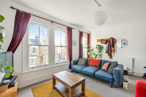 2 bedroom flat to rent, Dalyell Road, London, SW9